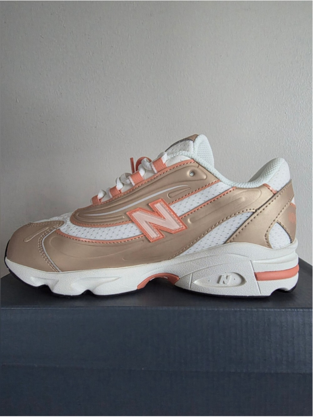 New Balance 1000 Youth Size 5.5 Women’s Size 7